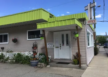 Cedars Motel hotel thumbnail 2