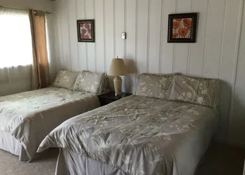 Cedars Motel hotel thumbnail 7