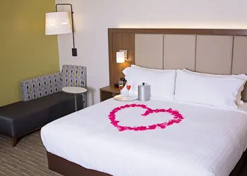 Holiday Inn Express & Suites Greenwood Mall by IHG hotel thumbnail 7