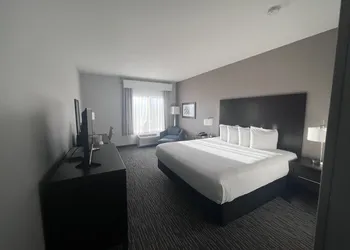 Wingate by Wyndham Loveland hotel thumbnail 8