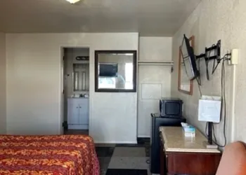 Travelodge by Wyndham Gallup hotel thumbnail 3