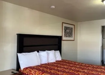 Travelodge by Wyndham Gallup hotel thumbnail 4