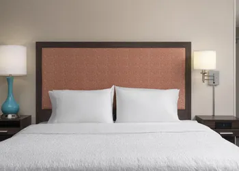 Hampton Inn & Suites Yonkers - Westchester hotel thumbnail 8