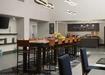 Hampton Inn & Suites Yonkers - Westchester hotel thumbnail 2