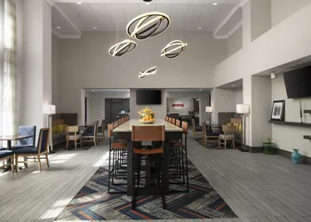 Hampton Inn & Suites Yonkers - Westchester hotel thumbnail 3