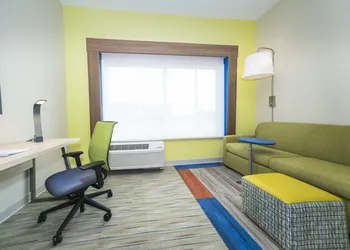 Holiday Inn Express & Suites Southaven Central - Memphis by IHG hotel thumbnail 3