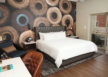 Hotel Indigo Naperville Riverwalk by IHG hotel thumbnail 8
