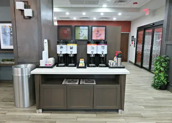 Hampton Inn by Hilton Detroit Dearborn hotel thumbnail 6