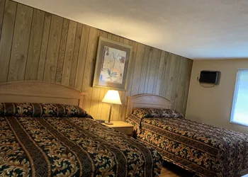 Greenview Motel and RV Park hotel thumbnail 8