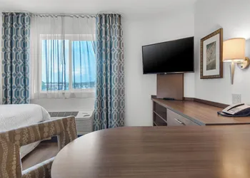 Candlewood Suites Pensacola - University Area by IHG hotel thumbnail 8