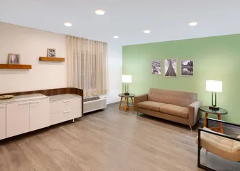 WoodSpring Suites Bakersfield East hotel thumbnail 3