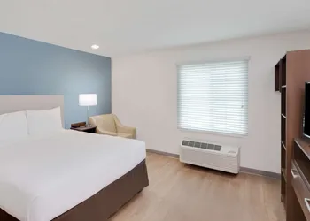 WoodSpring Suites Bakersfield East hotel thumbnail 8