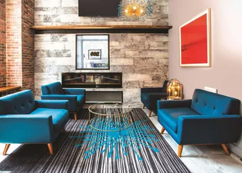La Quinta Inn & Suites by Wyndham Baltimore Downtown hotel thumbnail 4