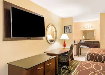 Quality Inn Toccoa hotel thumbnail 8