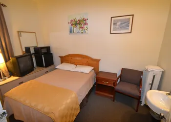 Perfect Stay Inn & Suites hotel thumbnail 4