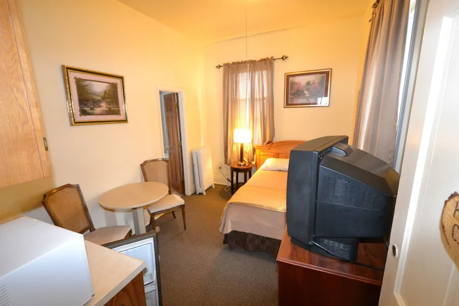 Perfect Stay Inn & Suites hotel detail image 6