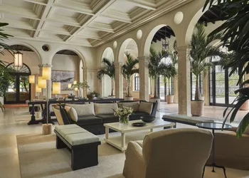 Four Seasons Hotel at The Surf Club hotel thumbnail 3