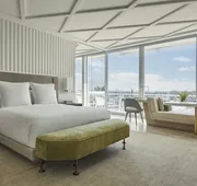 Four Seasons Hotel at The Surf Club hotel detail image 5