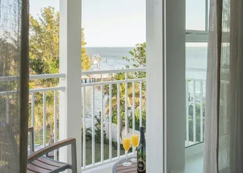Waterline Villas & Marina, Autograph Collection hotel thumbnail 6