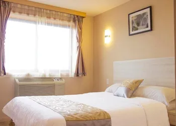 Phoenix Hotel hotel thumbnail 5