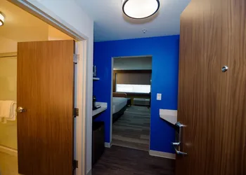 Holiday Inn Express & Suites McKinney - Frisco East by IHG hotel thumbnail 8