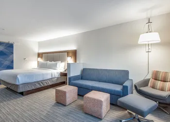 Holiday Inn Express & Suites Dallas North - Addison by IHG hotel thumbnail 3