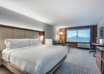 Holiday Inn Express & Suites Dallas North - Addison by IHG hotel thumbnail 5