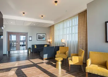 Hampton Inn Chicago North-Loyola Station hotel thumbnail 6