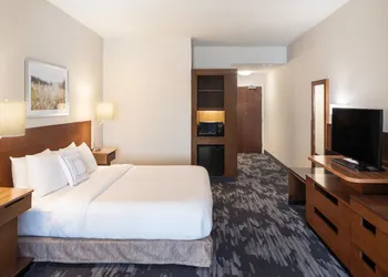 Fairfield Inn and Suites by Marriott Chillicothe hotel thumbnail 6