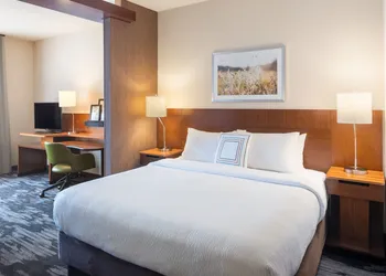 Fairfield Inn and Suites by Marriott Chillicothe hotel thumbnail 7