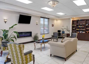Days Inn and Suites by Wyndham Oxford hotel thumbnail 2