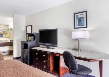 Days Inn and Suites by Wyndham Oxford hotel thumbnail 5