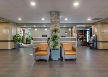 Quality Inn & Suites hotel thumbnail 3