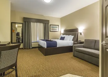 Quality Inn & Suites hotel thumbnail 6