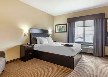 Quality Inn & Suites hotel thumbnail 7