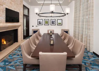 Hilton Garden Inn Burbank Los Angeles hotel thumbnail 4