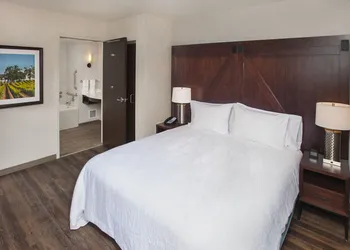 Hilton Garden Inn Burbank Los Angeles hotel thumbnail 6