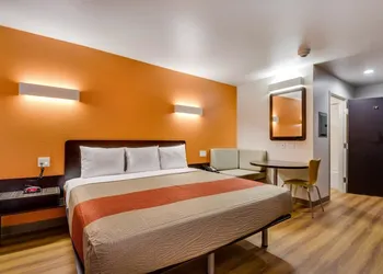 Motel 6 Tulsa, OK hotel thumbnail 6