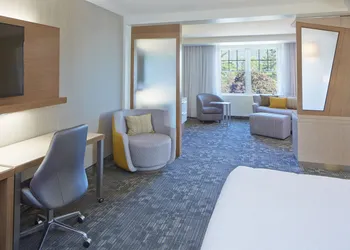 Courtyard by Marriott Lake George hotel thumbnail 6