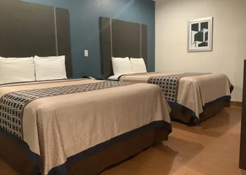 Regency Inn and Suites hotel thumbnail 4
