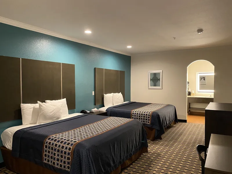 Regency Inn and Suites hotel detail image 6