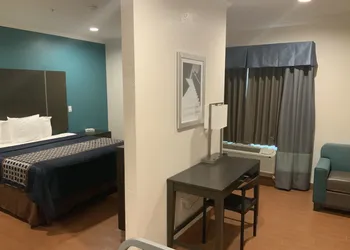 Regency Inn and Suites hotel thumbnail 7