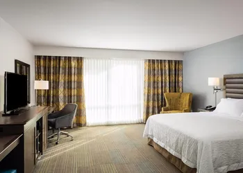 Hampton Inn & Suites by Hilton Seattle/Northgate hotel thumbnail 5