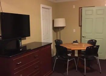 Ranch House Inn and Suites hotel thumbnail 8