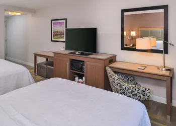 Hampton Inn & Suites Altoona-Des Moines hotel thumbnail 8