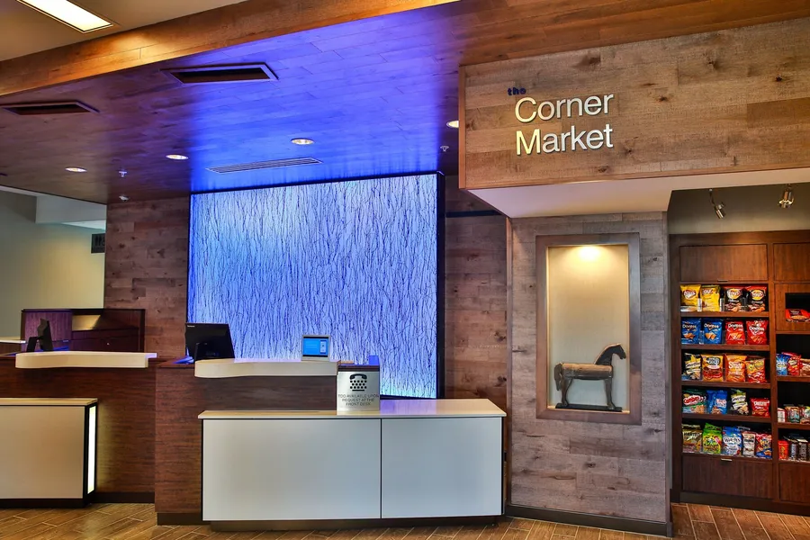 Fairfield Inn & Suites by Marriott Savannah Midtown hotel detail image 2