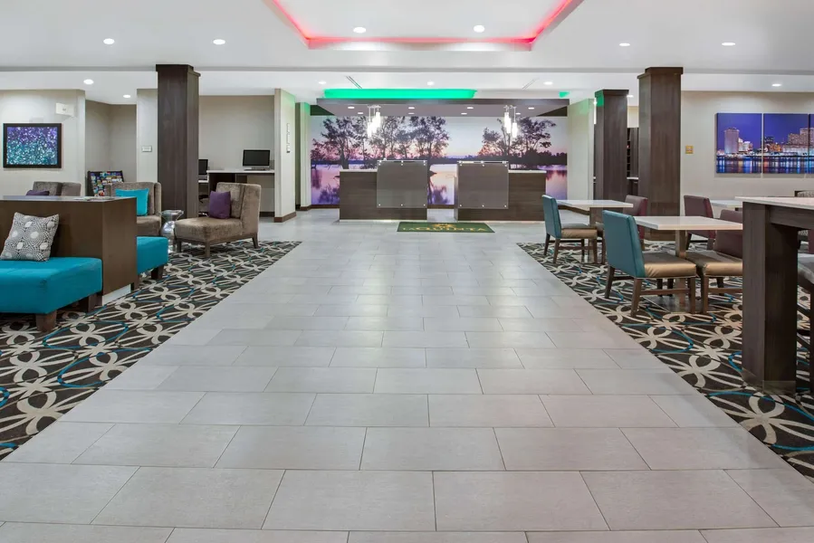 La Quinta Inn & Suites by Wyndham Lake Charles - Westlake hotel detail image 2