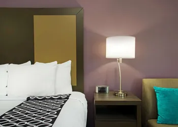 La Quinta Inn & Suites by Wyndham Lake Charles - Westlake hotel thumbnail 4