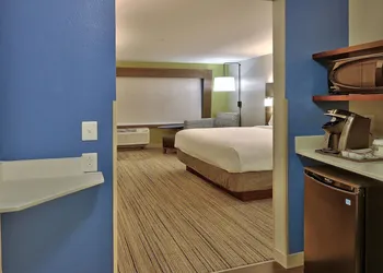 Holiday Inn Express and Suites Broomfield by IHG hotel thumbnail 4