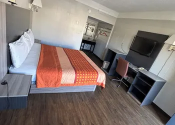 Budget Inn Carthage hotel thumbnail 3